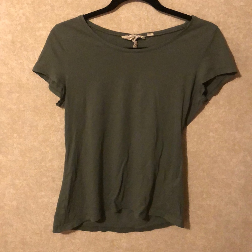 Green basic T shirt